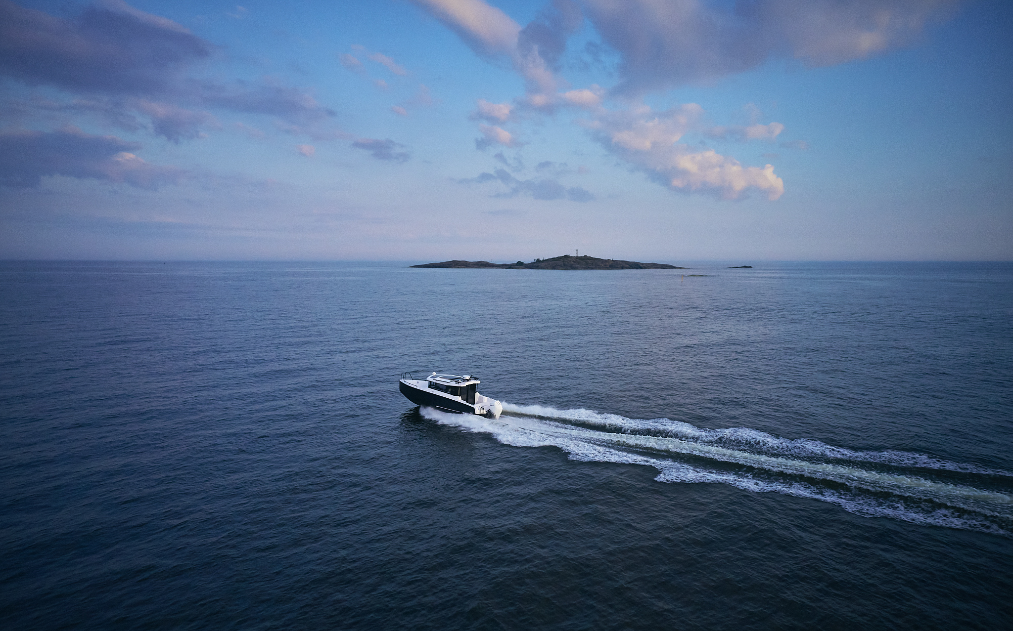 XO_Boats_EXPLR_Action_9-01