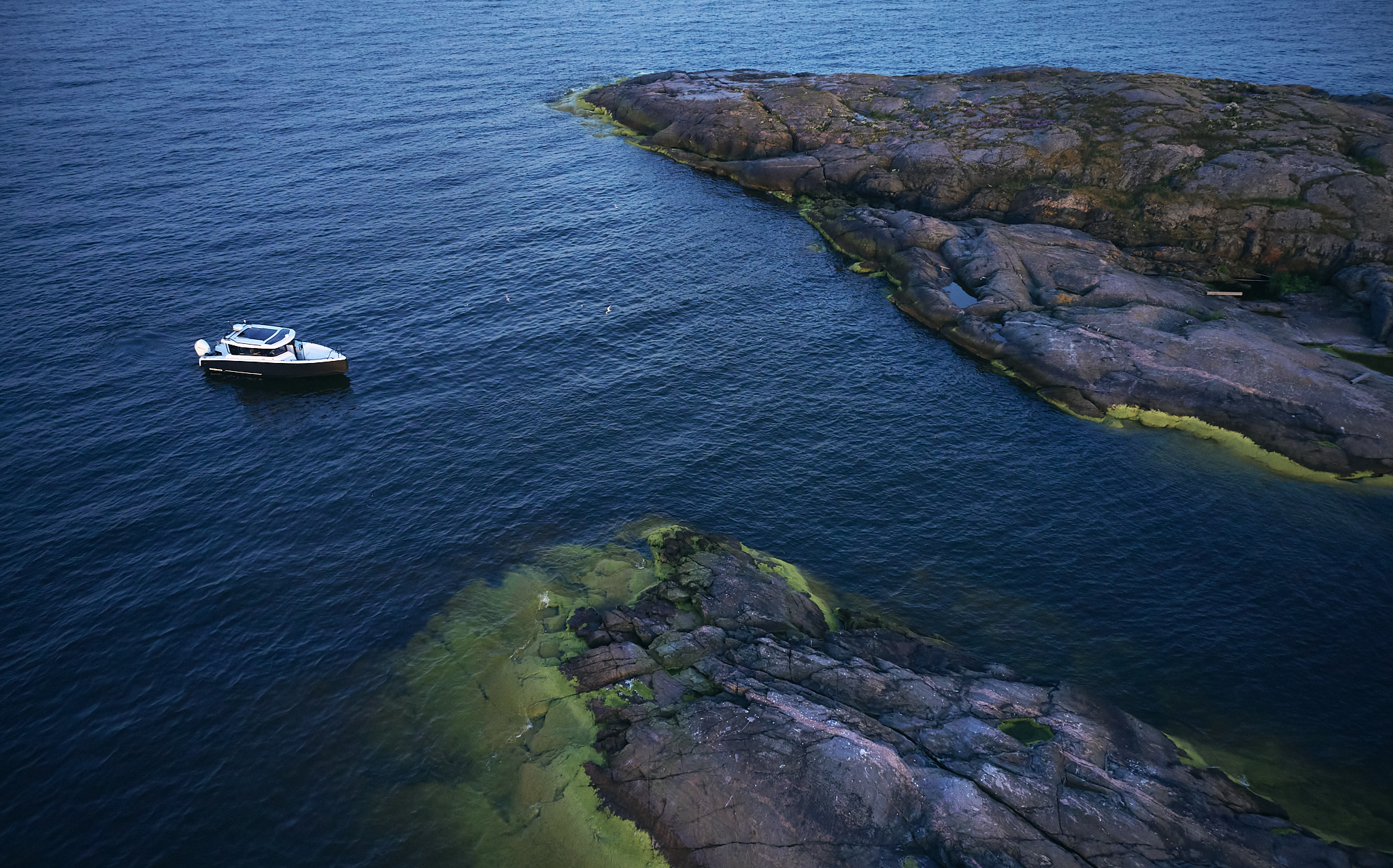 XO_Boats_EXPLR_Action_9-03