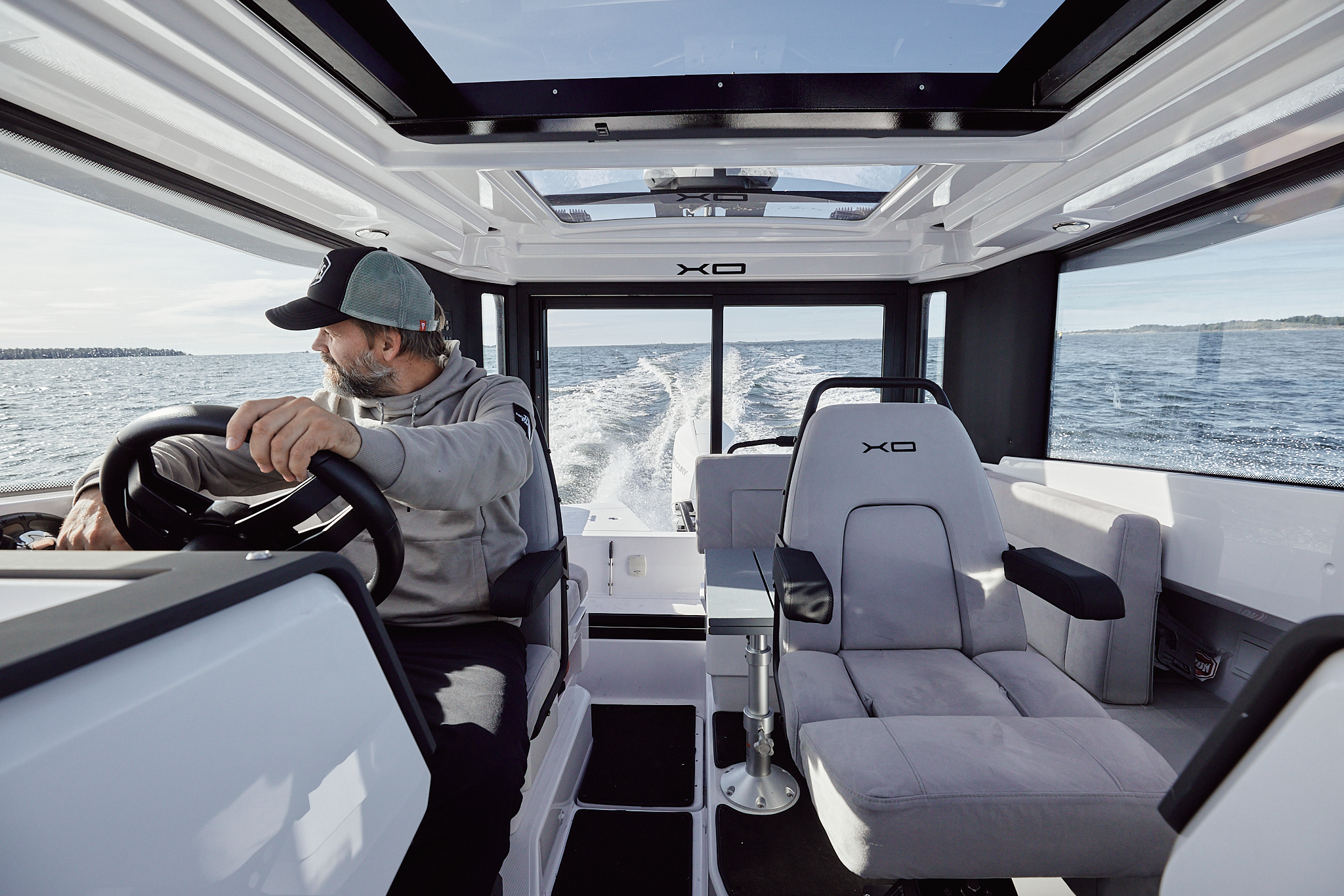 XO_Boats_EXPLR_Interior_9-09